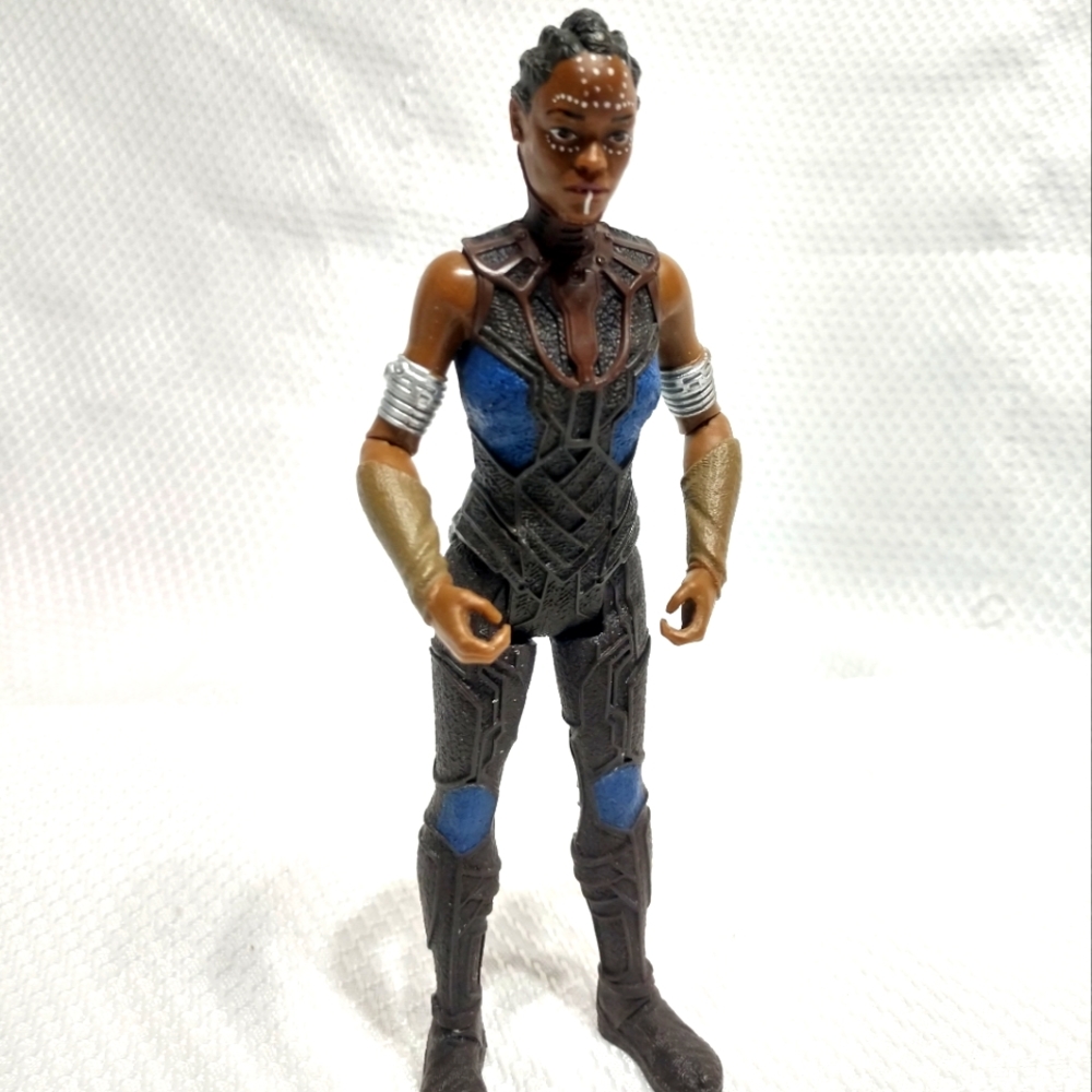 She Fantastic Marvel Legends Shuri Black Panther Action Figure 2017 Great Condit